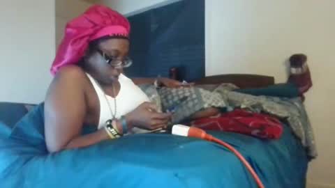 Snapshot of cuteshotkiki chatting on 27, 10, 2025 mary mack online show from 27, 10, 2025