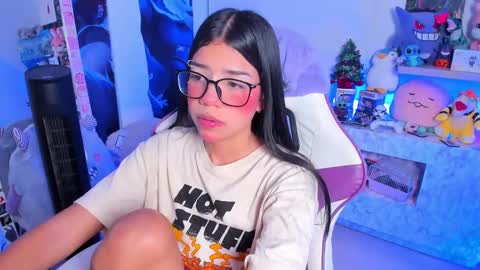  - independent model online show from 10, 2, 2025