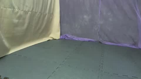 Snapshot of cutetinyasian143_ chatting on 14, 10, 2025 cutetinyasian143_ online show from 14, 10, 2025