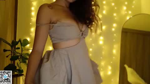 Snapshot of cutie18_angel chatting on 8, 7, 2026 angela online show from 8, 7, 2026