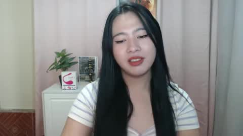 Snapshot of cutie_asianwoman chatting on 15, 12, 2024 cutie_asianwoman online show from 15, 12, 2024