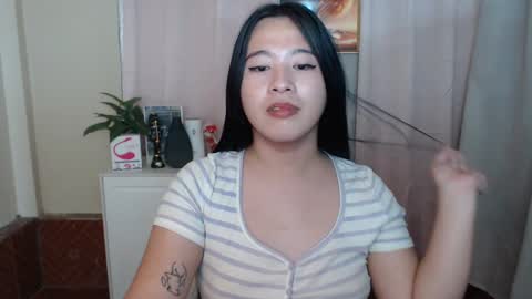 Snapshot of cutie_asianwoman chatting on 27, 1, 2025 cutie_asianwoman online show from 27, 1, 2025