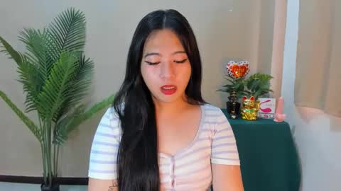 Snapshot of cutie_asianwoman chatting on 12, 9, 2025 cutie_asianwoman online show from 12, 9, 2025