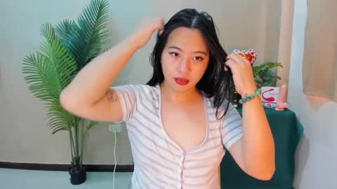 Snapshot of cutie_asianwoman chatting on 14, 9, 2025 cutie_asianwoman online show from 14, 9, 2025