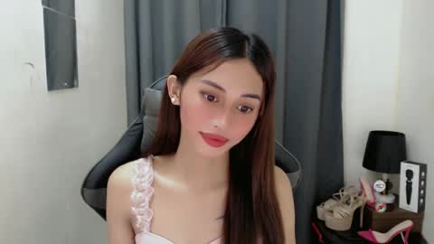 Snapshot of cutie_mitcha chatting on 12, 3, 2025 cutie_mitcha online show from 12, 3, 2025