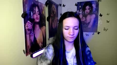 Snapshot of cutielady_ chatting on 30, 9, 2025 Emma online show from 30, 9, 2025