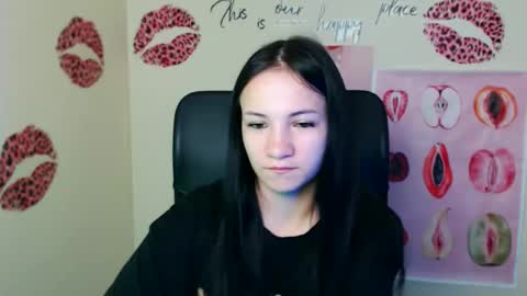 Snapshot of cutielady_ chatting on 3, 6, 2026 Emma online show from 3, 6, 2026