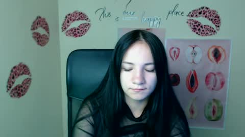 Snapshot of cutielady_ chatting on 15, 6, 2026 Emma online show from 15, 6, 2026