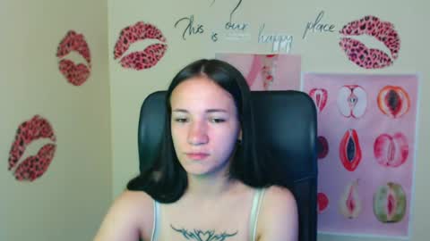 Snapshot of cutielady_ chatting on 5, 7, 2026 Emma online show from 5, 7, 2026