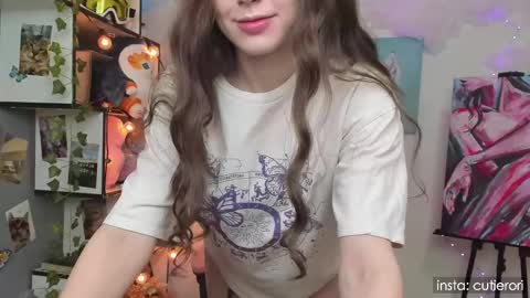 Snapshot of cutierori chatting on 5, 3, 2025 Rori Instagram cutierori online show from 5, 3, 2025