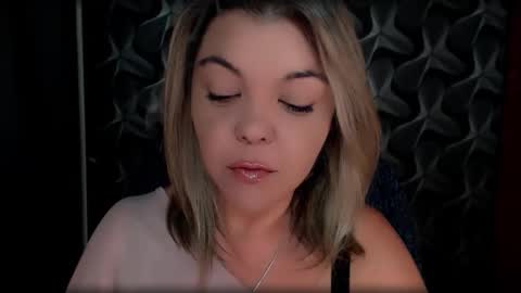 Snapshot of cyberdomme chatting on 26, 9, 2025 Full time mean bitch. online show from 26, 9, 2025