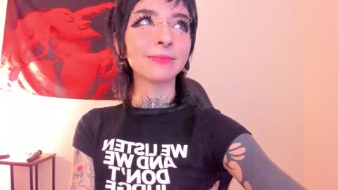 cel I am independent Help me reach 200 thumbs up uwu online show from 13, 3, 2026