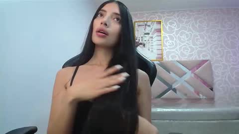 Snapshot of cynthia_ch chatting on 25, 9, 2025 CINTIA ARAUJO online show from 25, 9, 2025