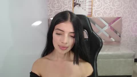 Snapshot of cynthia_ch chatting on 18, 10, 2025 CINTIA ARAUJO online show from 18, 10, 2025