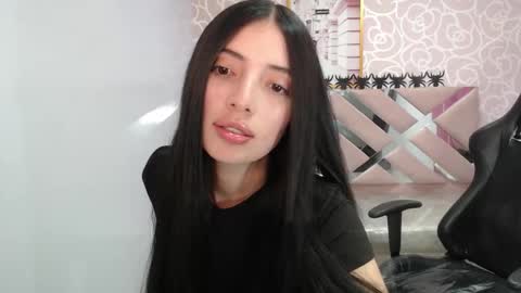 Snapshot of cynthia_ch chatting on 29, 10, 2025 CINTIA ARAUJO online show from 29, 10, 2025