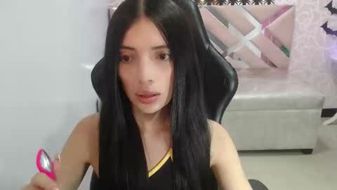 Snapshot of cynthia_ch chatting on 30, 10, 2025 CINTIA ARAUJO online show from 30, 10, 2025