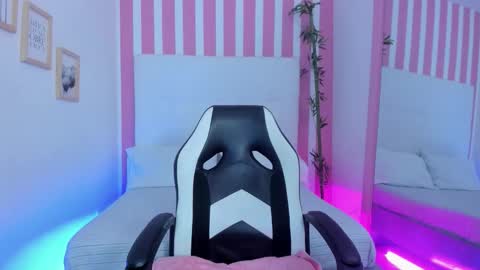 Cynthia  online show from 20, 12, 2025