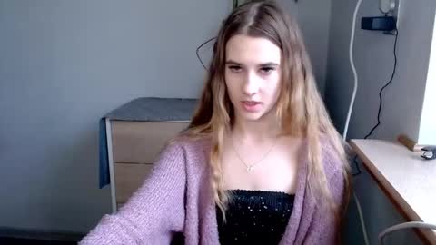 CyntiaNatural online show from 25, 2, 2025