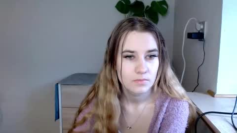 CyntiaNatural online show from 28, 2, 2025