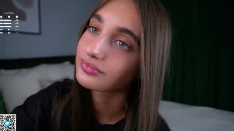 Snapshot of czamabech chatting on 19, 10, 2025 Isabella online show from 19, 10, 2025