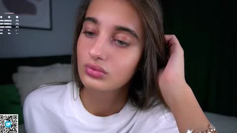 Snapshot of czamabech chatting on 20, 10, 2025 Isabella online show from 20, 10, 2025