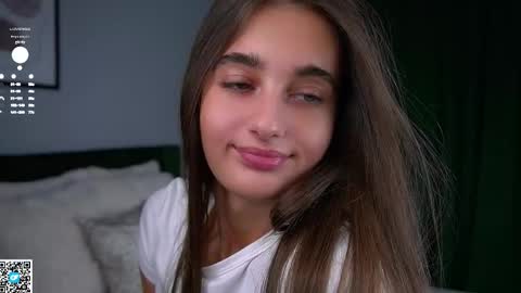 Snapshot of czamabech chatting on 23, 10, 2025 Isabella online show from 23, 10, 2025