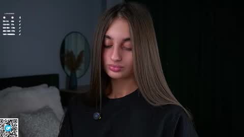 Snapshot of czamabech chatting on 27, 10, 2025 Isabella online show from 27, 10, 2025