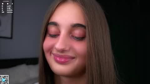 Snapshot of czamabech chatting on 4, 11, 2025 Isabella online show from 4, 11, 2025