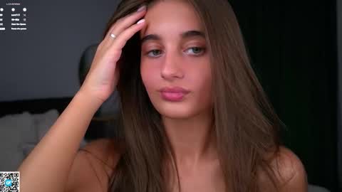 Snapshot of czamabech chatting on 12, 11, 2025 Isabella online show from 12, 11, 2025