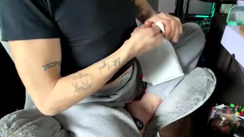 Snapshot of d3luluxx chatting on 15, 11, 2025 d3luluxx online show from 15, 11, 2025