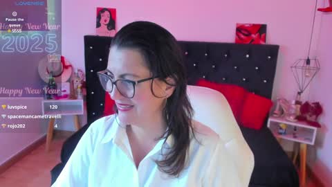 Mia  online show from 5, 1, 2025