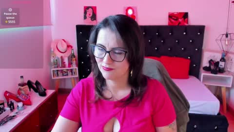 Mia  online show from 13, 1, 2025