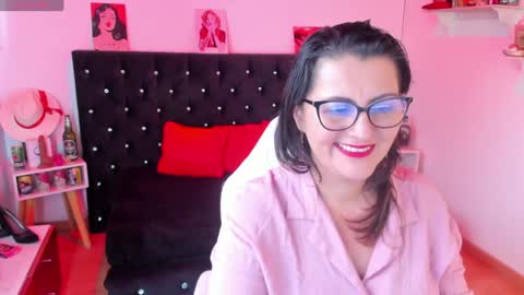 Mia  online show from 15, 1, 2025