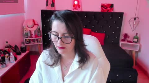 Mia  online show from 16, 1, 2025