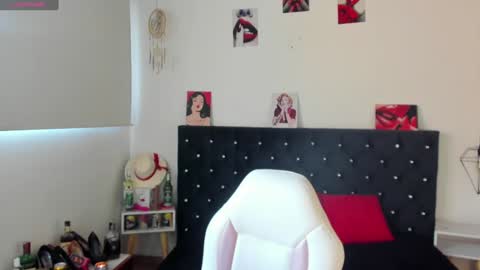 Mia  online show from 19, 1, 2025