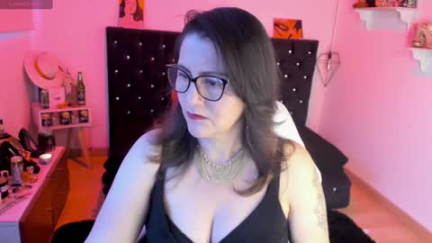 Mia  online show from 24, 1, 2025