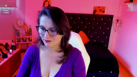 Mia  online show from 26, 1, 2025