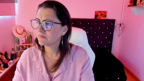 Mia  online show from 27, 1, 2025