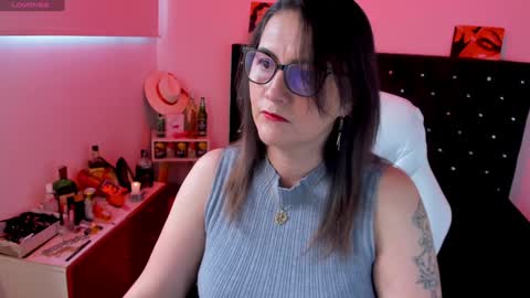 Mia  online show from 28, 1, 2025