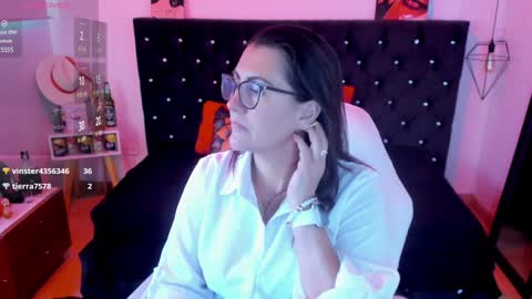 Mia  online show from 29, 1, 2025