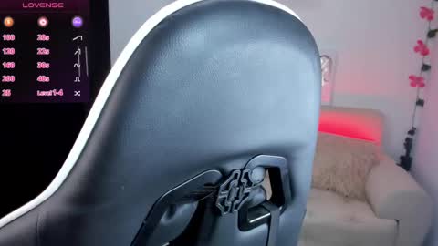 Snapshot of daahanna_ chatting on 2, 10, 2025 Ailyn  online show from 2, 10, 2025