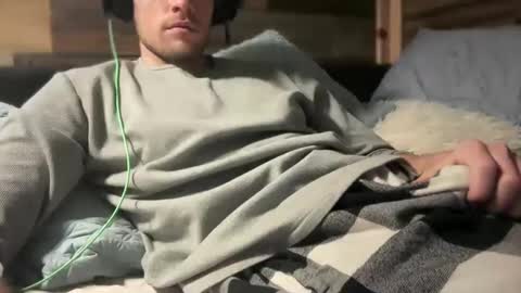 Snapshot of daddydoesit69 chatting on 2, 2, 2025 Leo online show from 2, 2, 2025