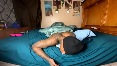 Snapshot of daddyjanimal chatting on 4, 12, 2024 sexy tatted king bbc online show from 4, 12, 2024
