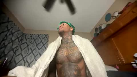 sexy tatted king bbc online show from 17, 5, 2026