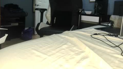 Snapshot of daddyl0nglegz93 chatting on 18, 7, 2026 Cinnam0nRod online show from 18, 7, 2026