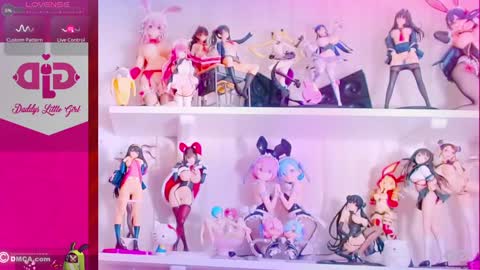 Snapshot of daddyslittlegirl01 chatting on 1, 12, 2025 Im Andrea Nice to see you here I love patterns soo much online show from 1, 12, 2025