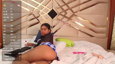 Snapshot of daddysneakinme chatting on 27, 1, 2025 Anny online show from 27, 1, 2025