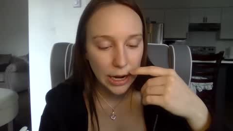 Snapshot of daddysssgoodgirl chatting on 11, 3, 2025 daddys good girl online show from 11, 3, 2025