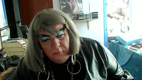 Snapshot of dadforsissy chatting on 19, 10, 2025 dadforsissy online show from 19, 10, 2025