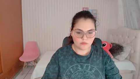 Snapshot of daeneryslove_doll chatting on 21, 9, 2025 daeneryslove_doll online show from 21, 9, 2025